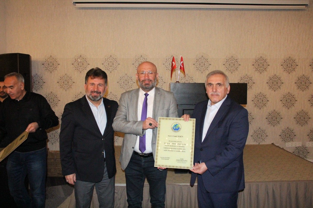 Sakarya güreş camiası geniş katılımlı bir iftar programında bir araya geldi