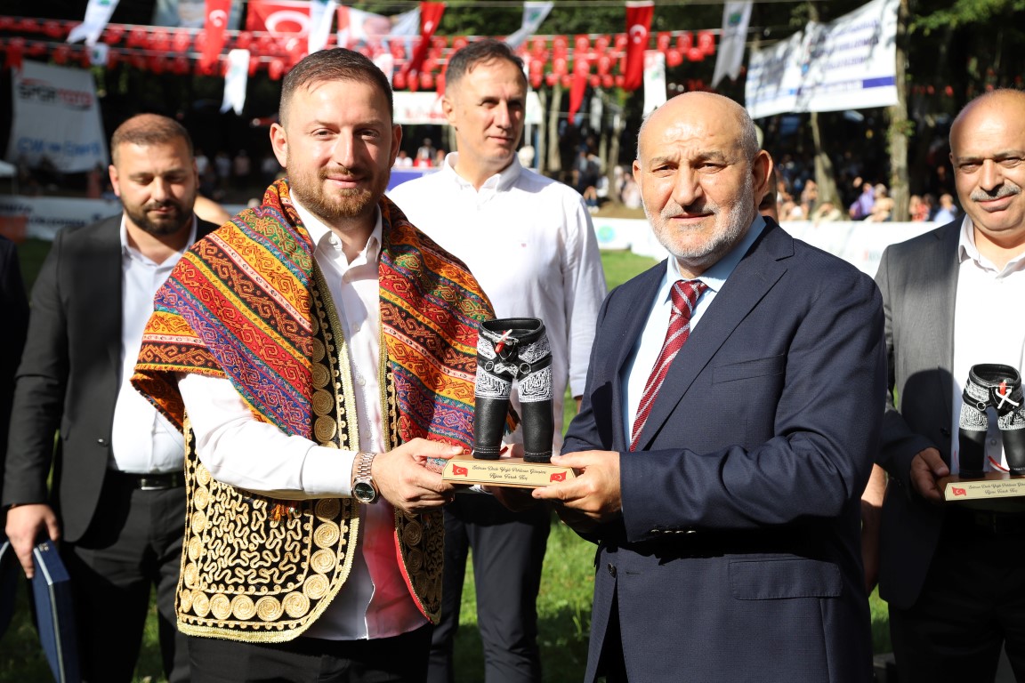 GENÇ AĞA FARUK KOÇ, ESKİ AĞALARA MEYDANI BIRAKMADI